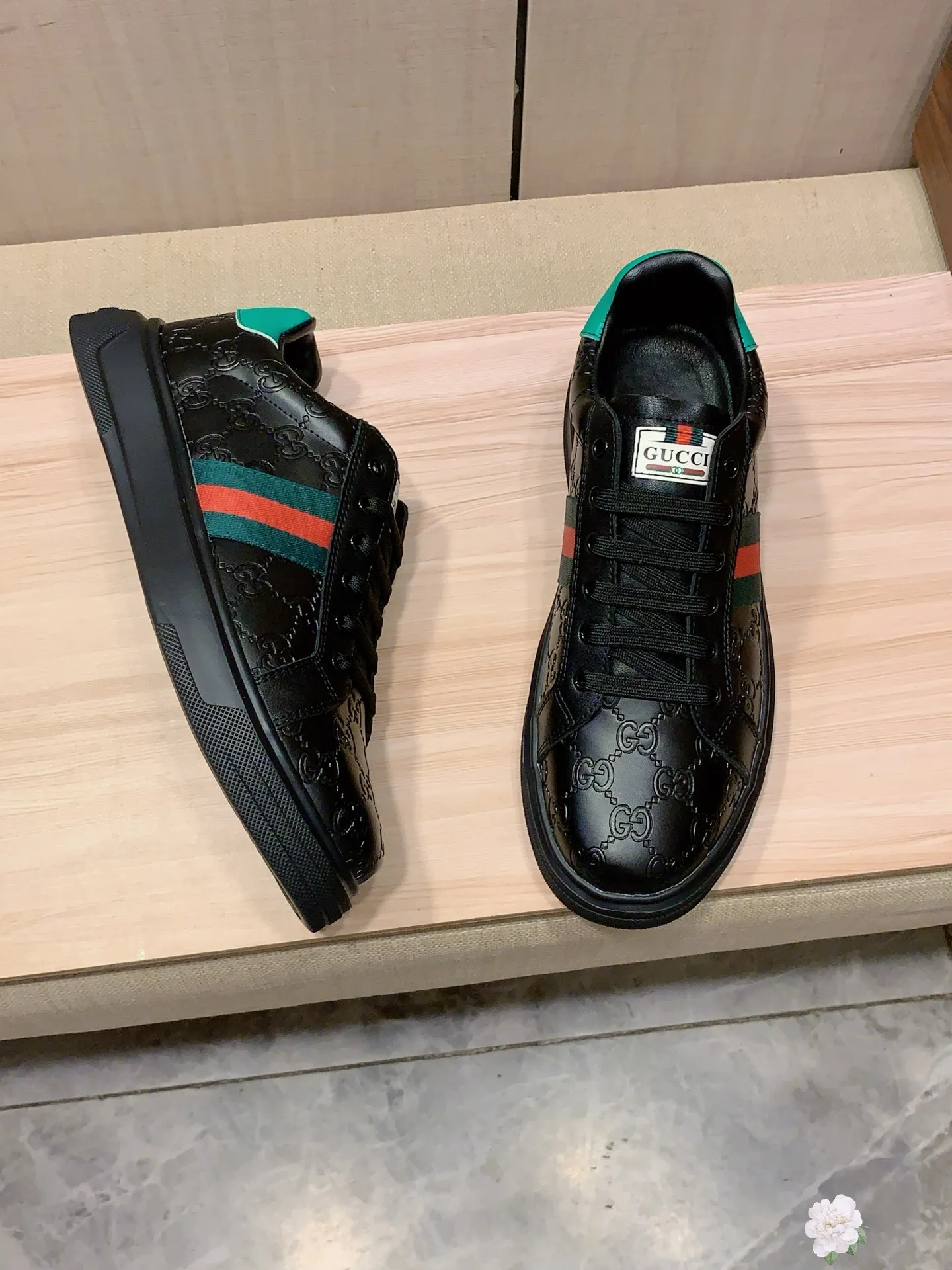 Men's men's shoes💰420💰💰🎩🎩[Lightning][Lightning] "Gucci*" latest • popular casual shoes, top brand [seduce] luxury ~ purchasing agency, top ~ quality. [Strong] The upper is made of imported breathable cowhide with fabric material ➕ Breathable sheepskin feet (•) and fine workmanship. The original stylish and stylish soft rubber wear-resistant and non-slip outsole is light and comfortable on the feet. The real thing looks better when photographed in person. 111: code: 38-44, 3️⃣ colors selected